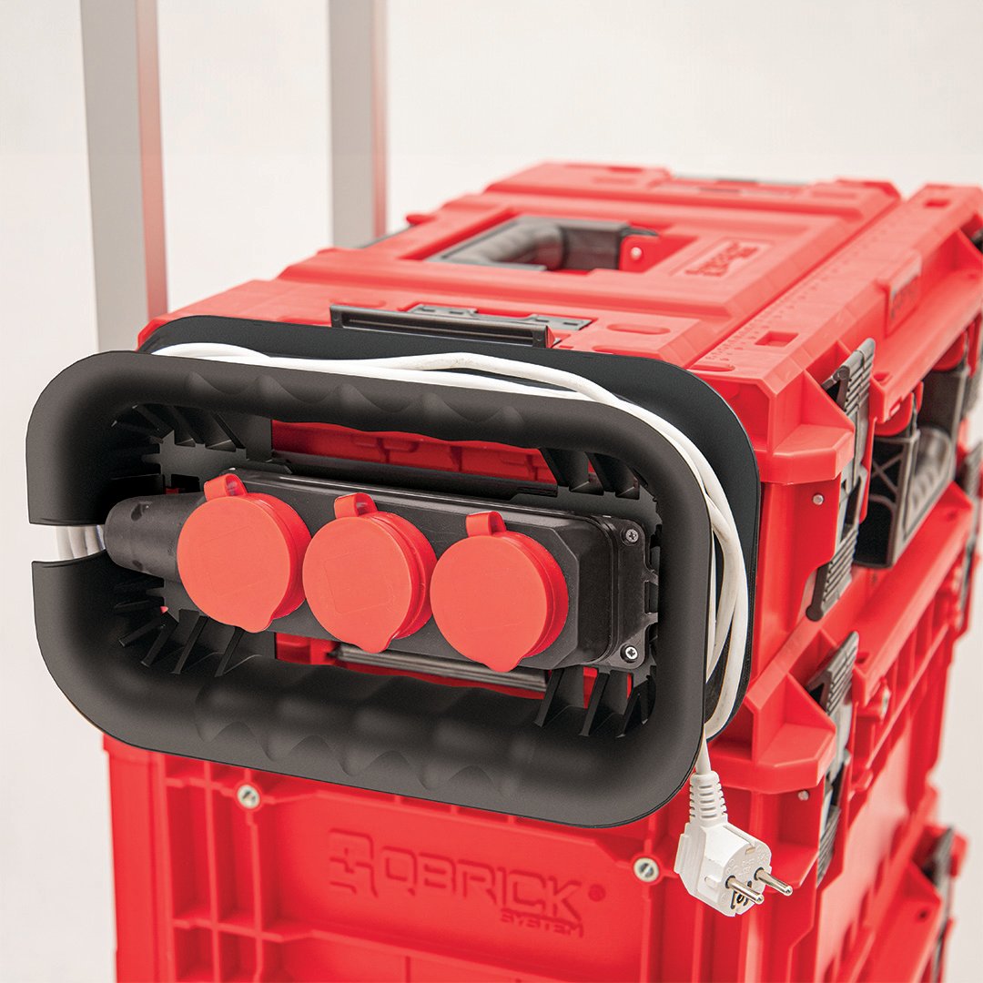 Kabelhalter Qbrick System PRO mit Steckdosenleiste