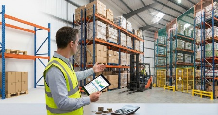 Palettenregal Kosten im Überblick – vom Grundsystem bis zur Vollausstattung