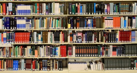 Die Ferien sind zu Ende: Metallregale für die Schule