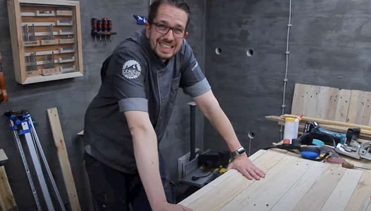 3-werkbank-holz-person 3-werkbank-holz-person